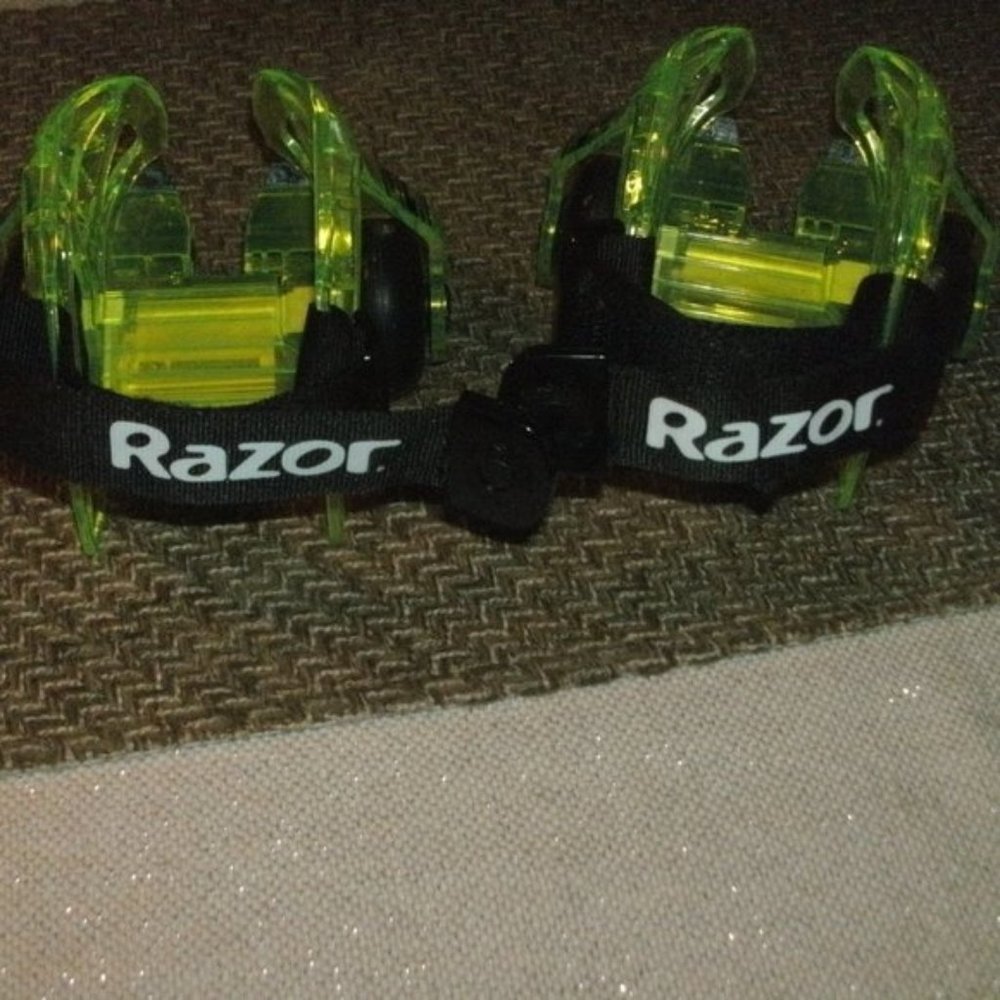 Razor Jetts DLX Heel Wheels Green Roller Skates Adjustable age 8 to Adult